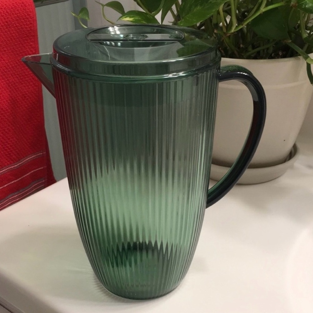 NEW “ 2 set “ Ribbed Pitcher 2.5 Liter - Picture 2 of 10